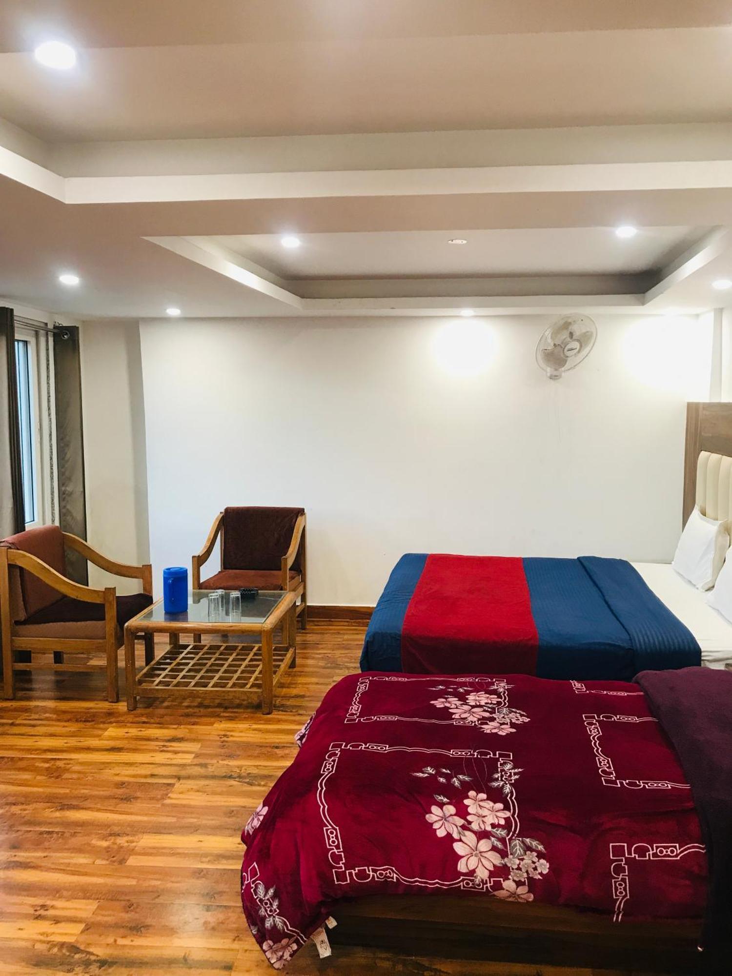 Castle View Hotel Mussoorie Bilik gambar