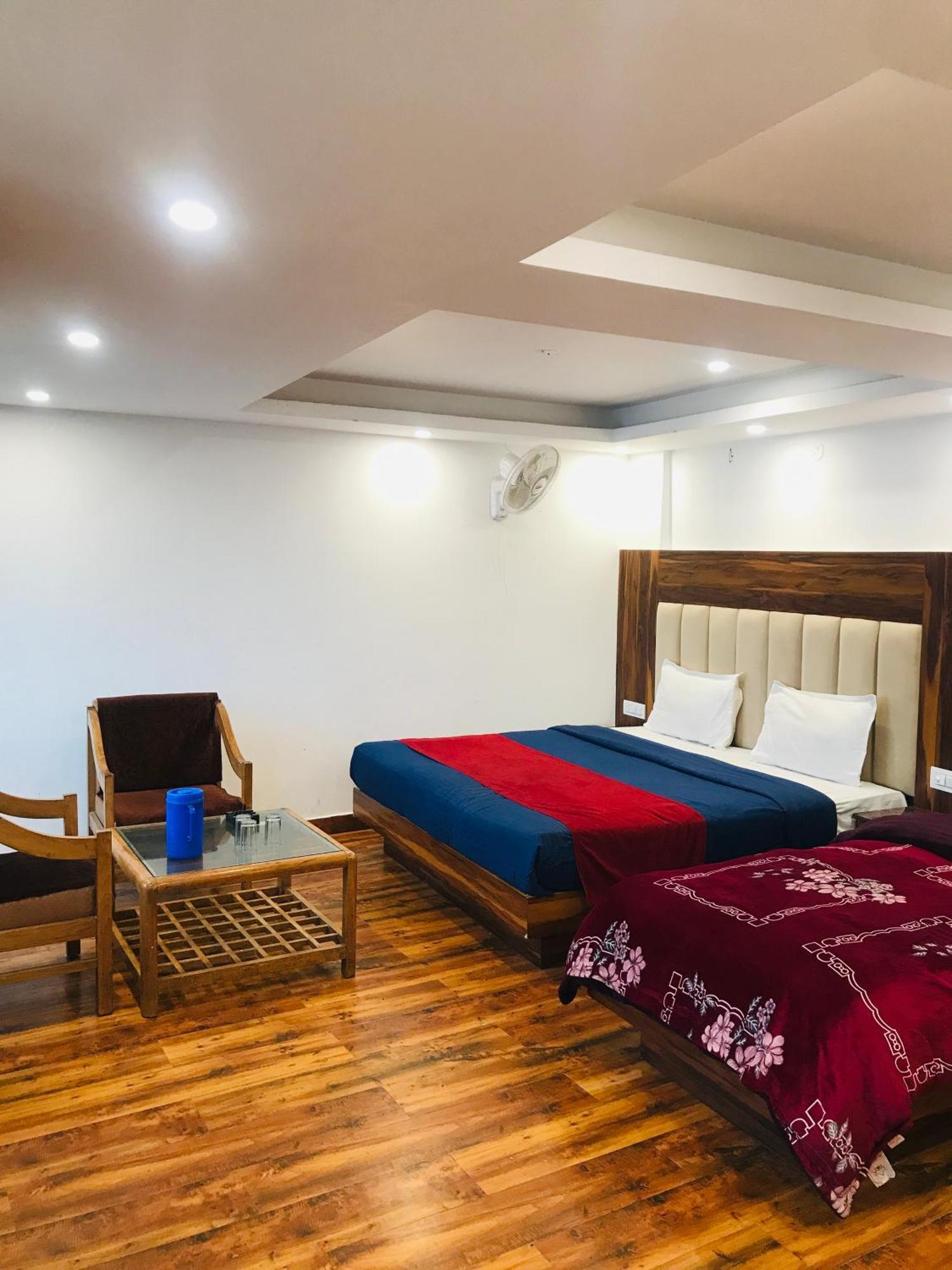 Castle View Hotel Mussoorie Bilik gambar